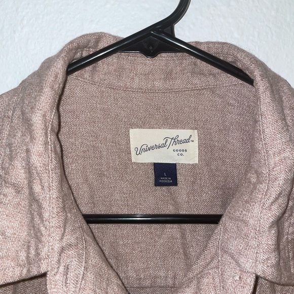 Universal Thread Button Up - Picture 3 of 4